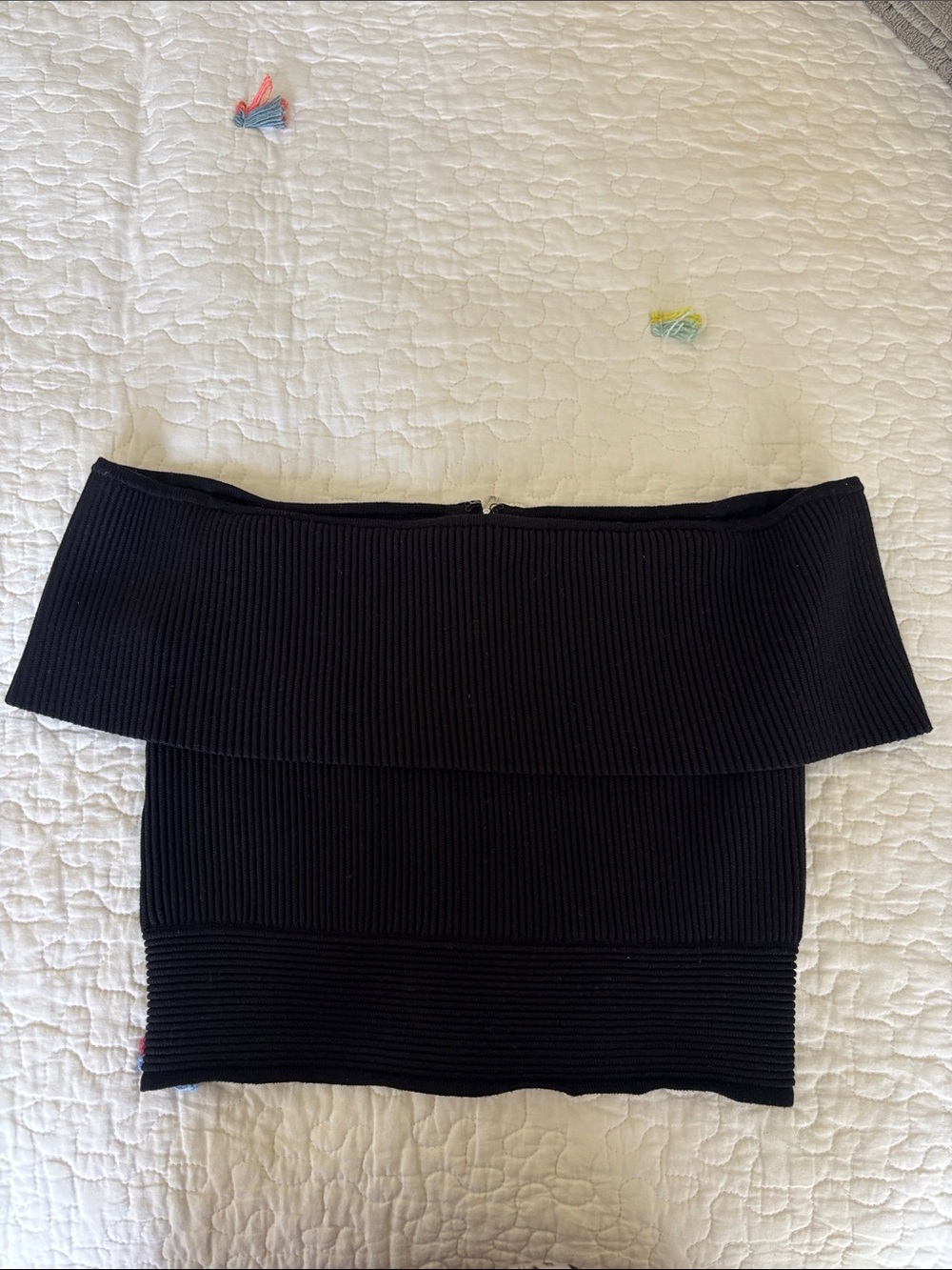 Gianni Bini Black Ribbed Off-Shoulder Zip-Front Crop Top
